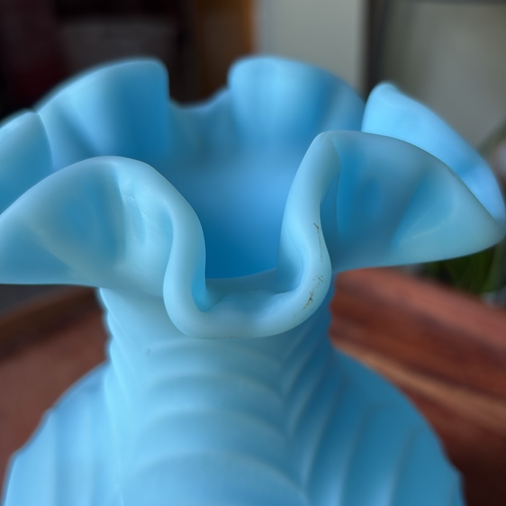 Fenton Vase - Picture 4 of 6